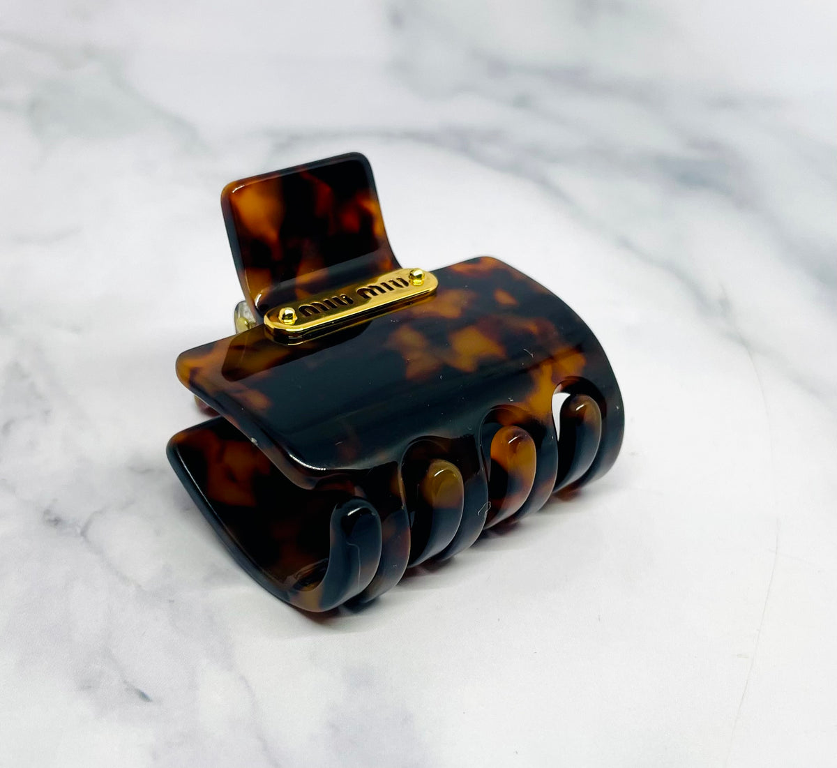 MIU MIU Tortoise Hair Claw Clip - Pre owned