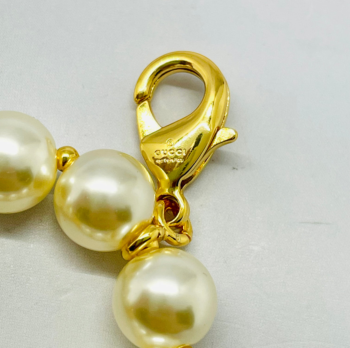 GUCCI Pearl Monogram Bracelet - Pre owned