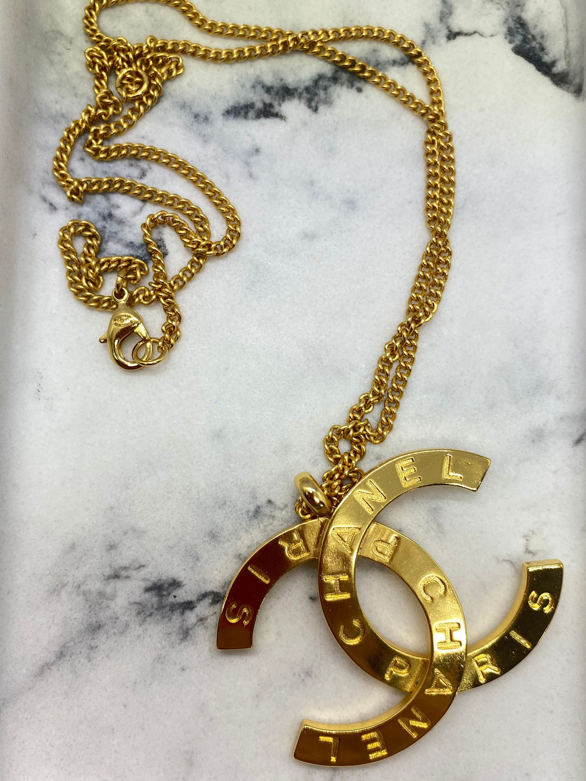 CHANEL CC Gold Pendant Necklace - Pre owned