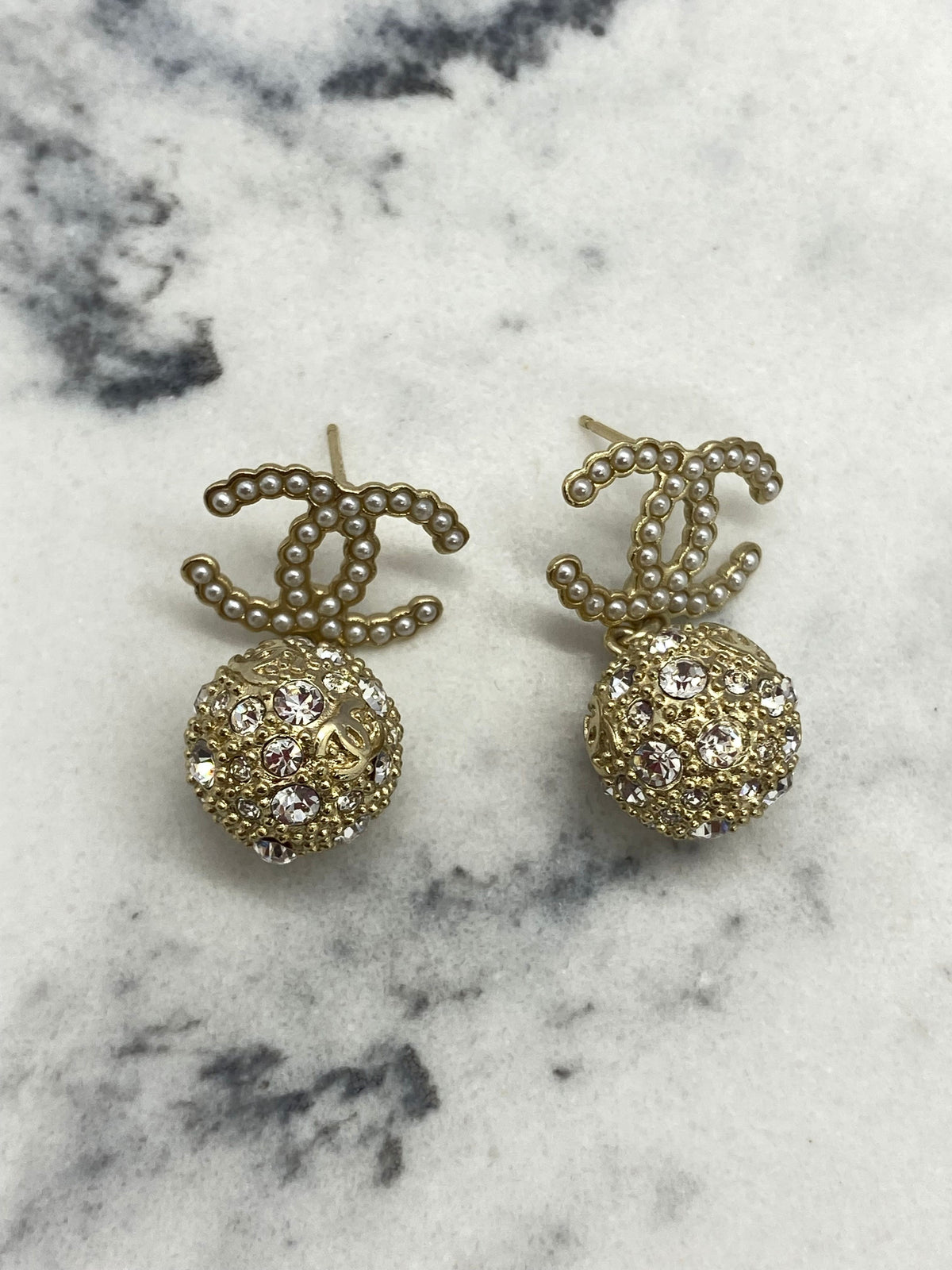 CHANEL CC Gold Tone Pendant Earrings - Pre owned