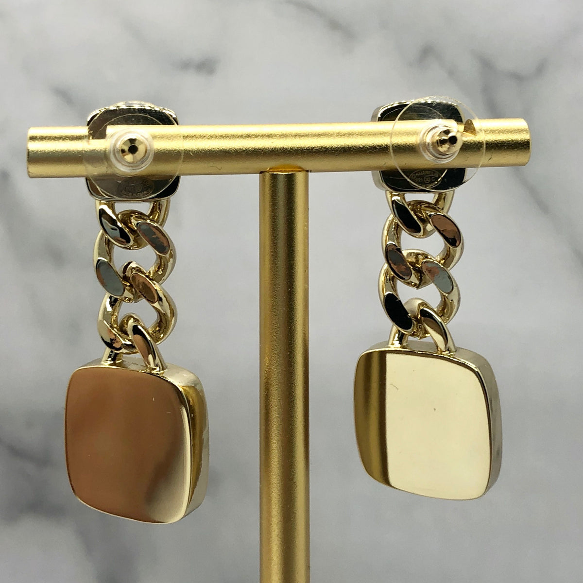 CHANEL CC Coral Chain Pendant Earrings - Pre owned