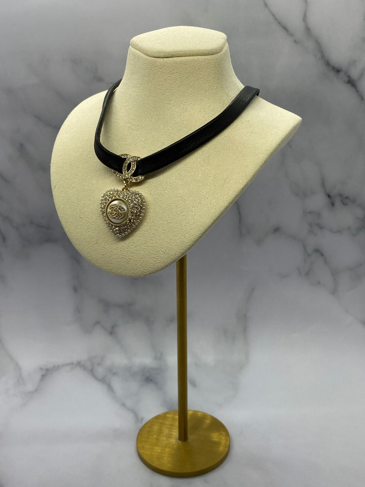 CHANEL CC Choker Heart Charm Necklace - Pre owned