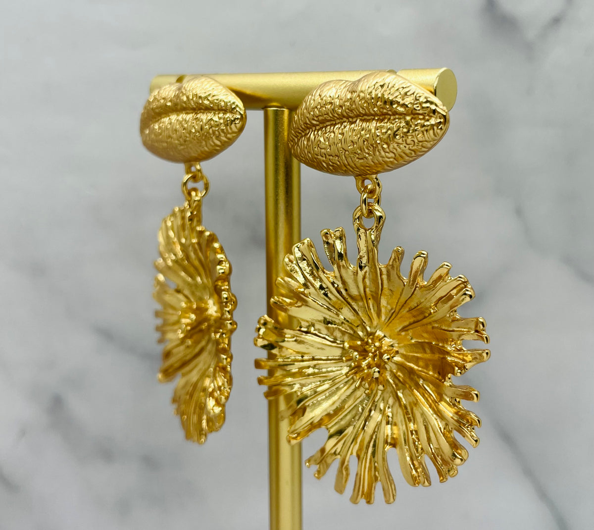 SCHIAPARELLI Surrealist Lips Statement Earrings - Pre owned