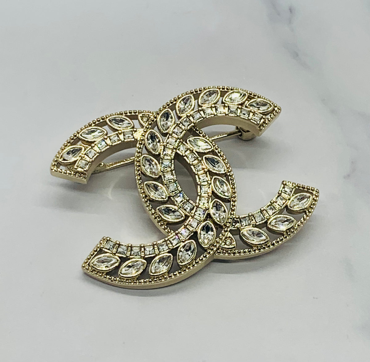 CHANEL CC Rhinestone Elaborate Brooch Pin - Pre owned