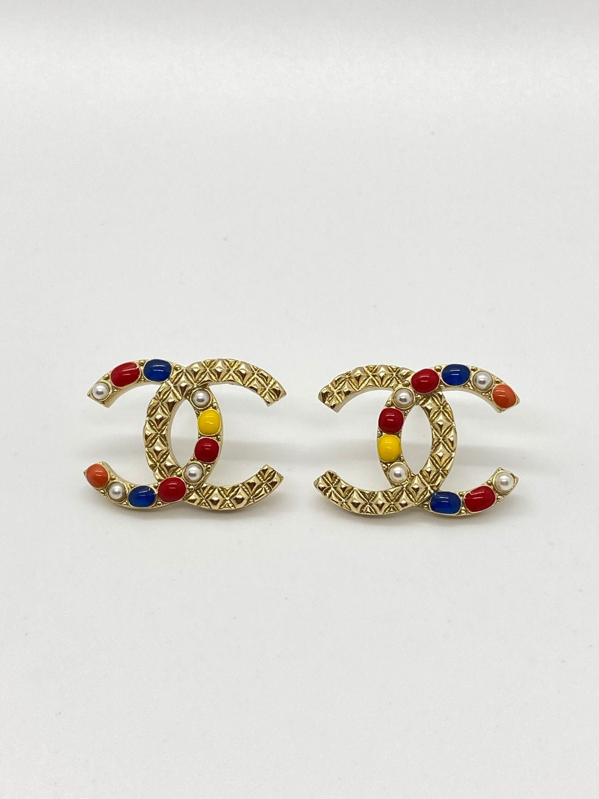 CHANEL CC Colorful Gold Tone Earrings - Pre owned