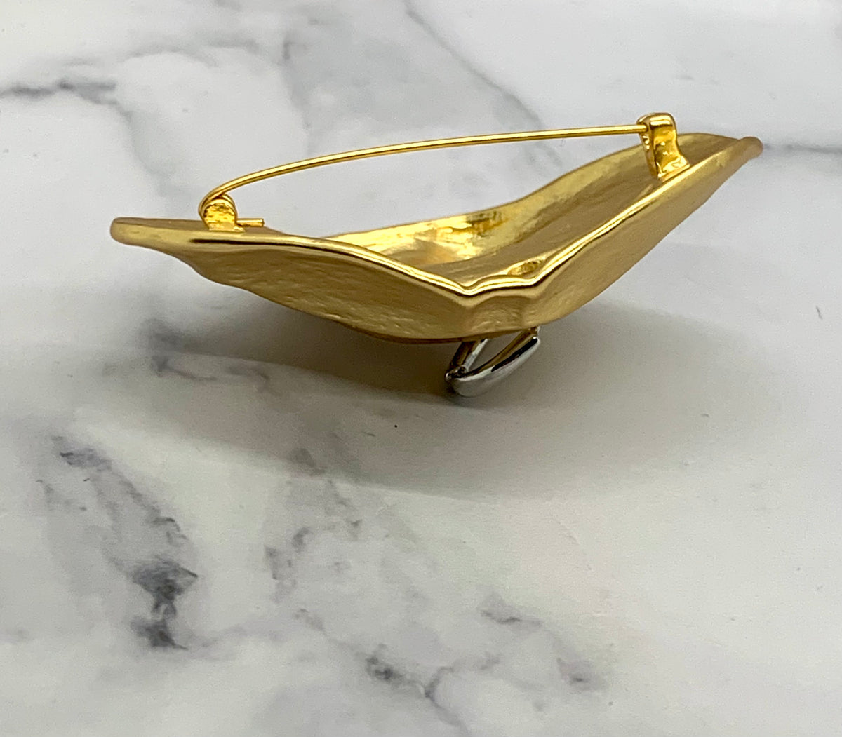 SCHIAPARELLI Statement Lip Ring Brooch Pin - Pre owned