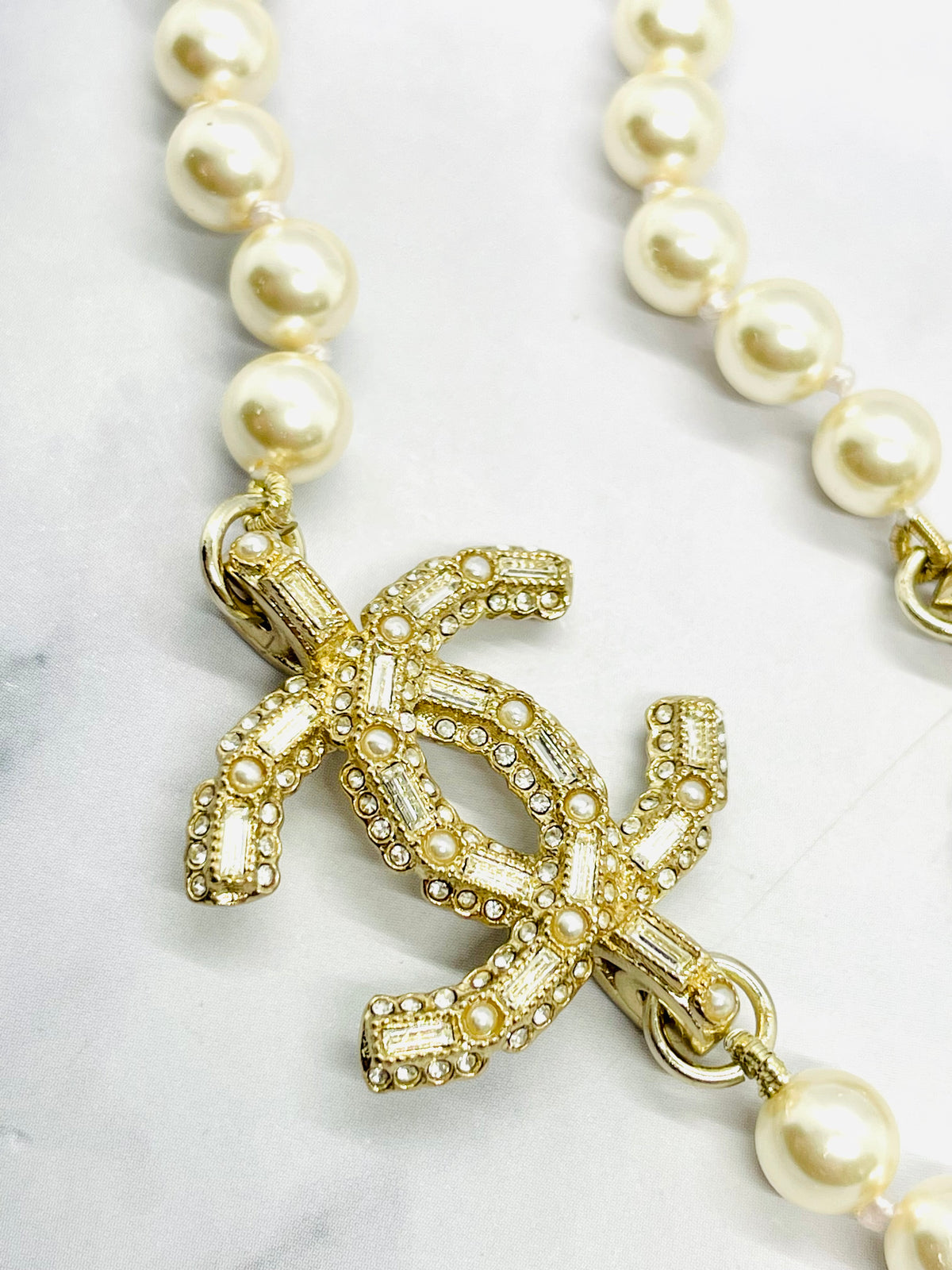 CHANEL CC Pearl Layered Necklace - Pre owned