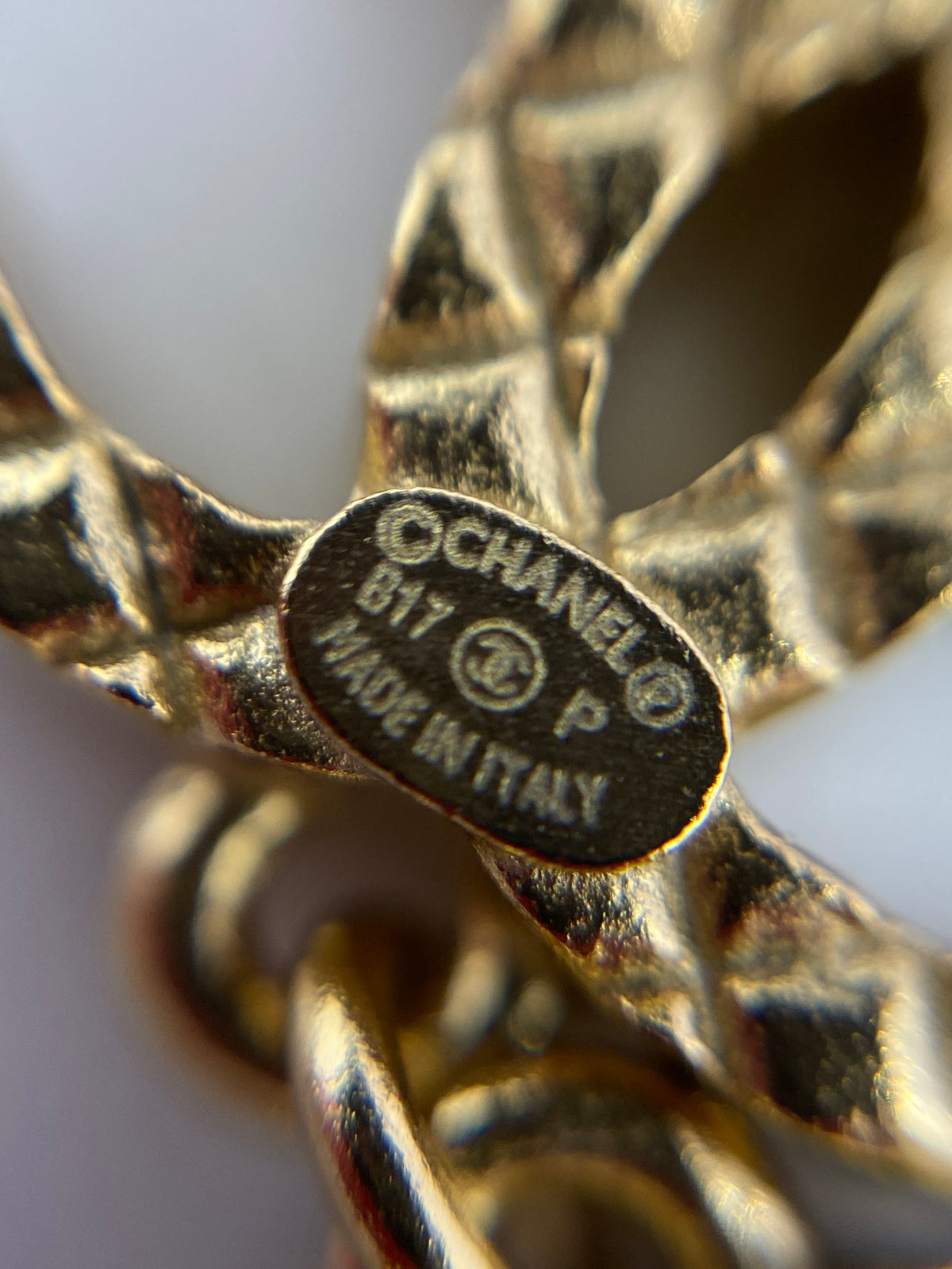CHANEL CC 2017 Asymmetric Pendant Earrings - Pre owned