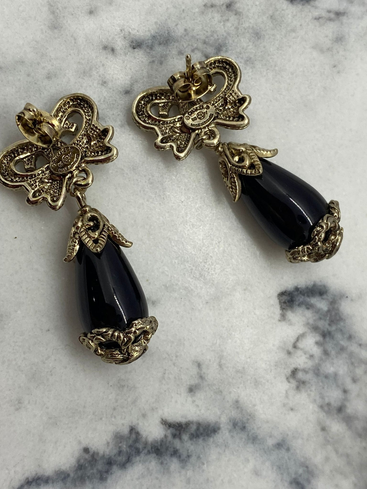 CHANEL CC 2009 Black Pendant Earrings - USED