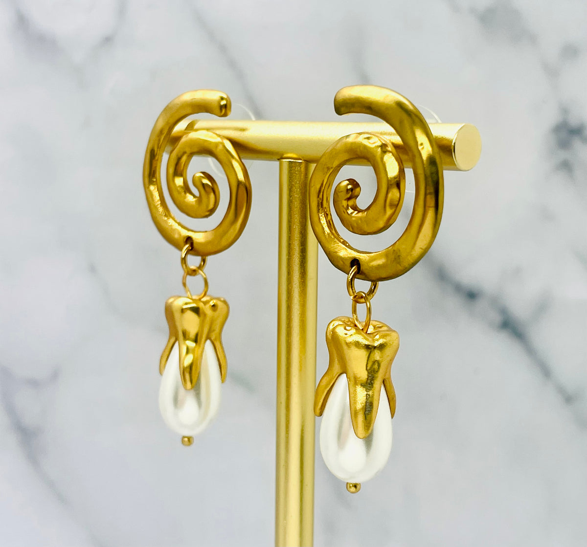 SCHIAPARELLI Pearl Tooth Pendant Earrings - Pre owned