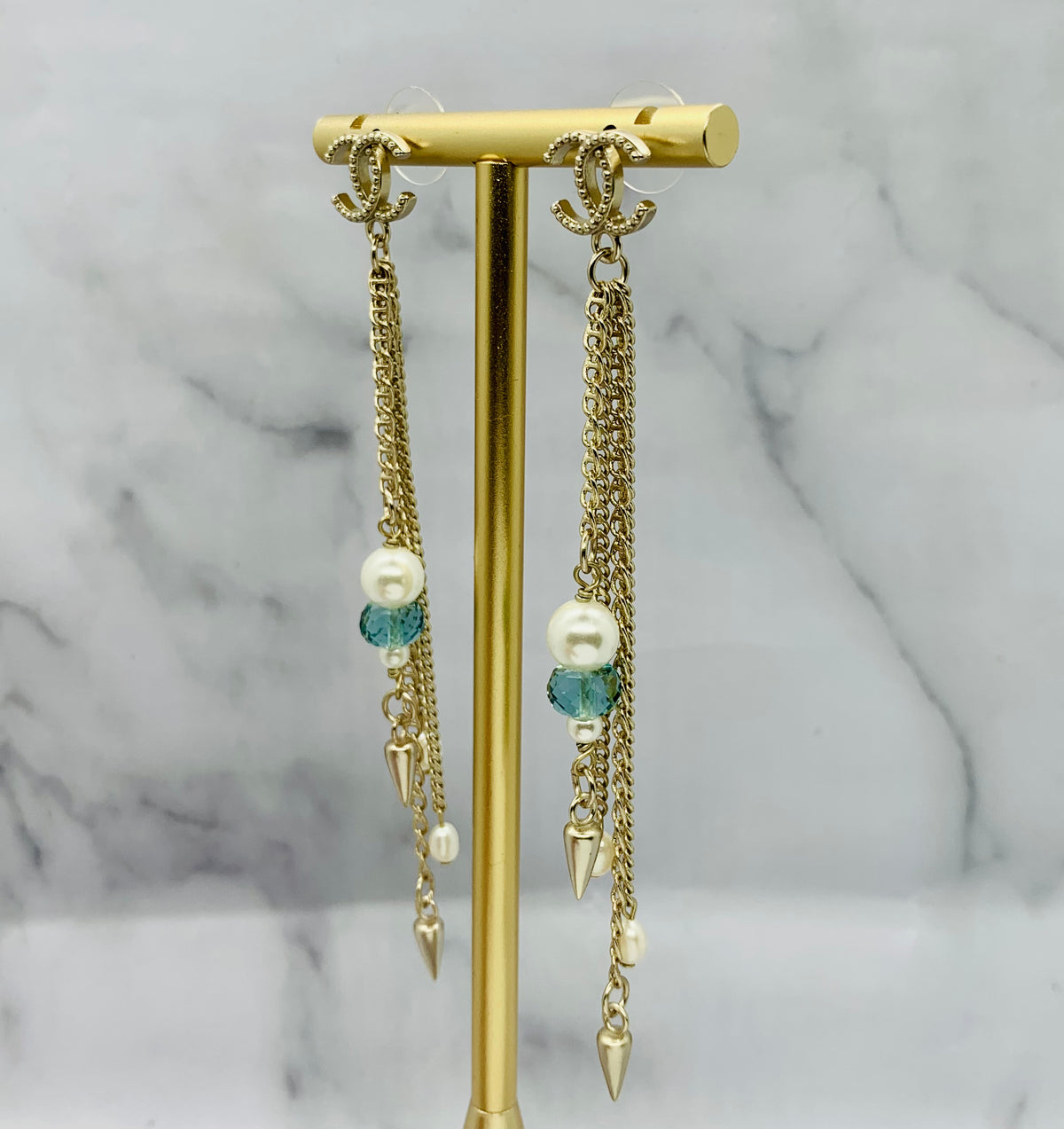 CHANEL CC 2017 Pendant Earrings - USED