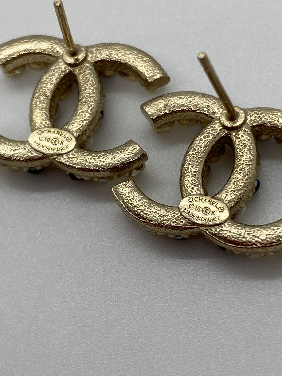 CHANEL CC Beaded Gold Tone Earrings - Pre owned