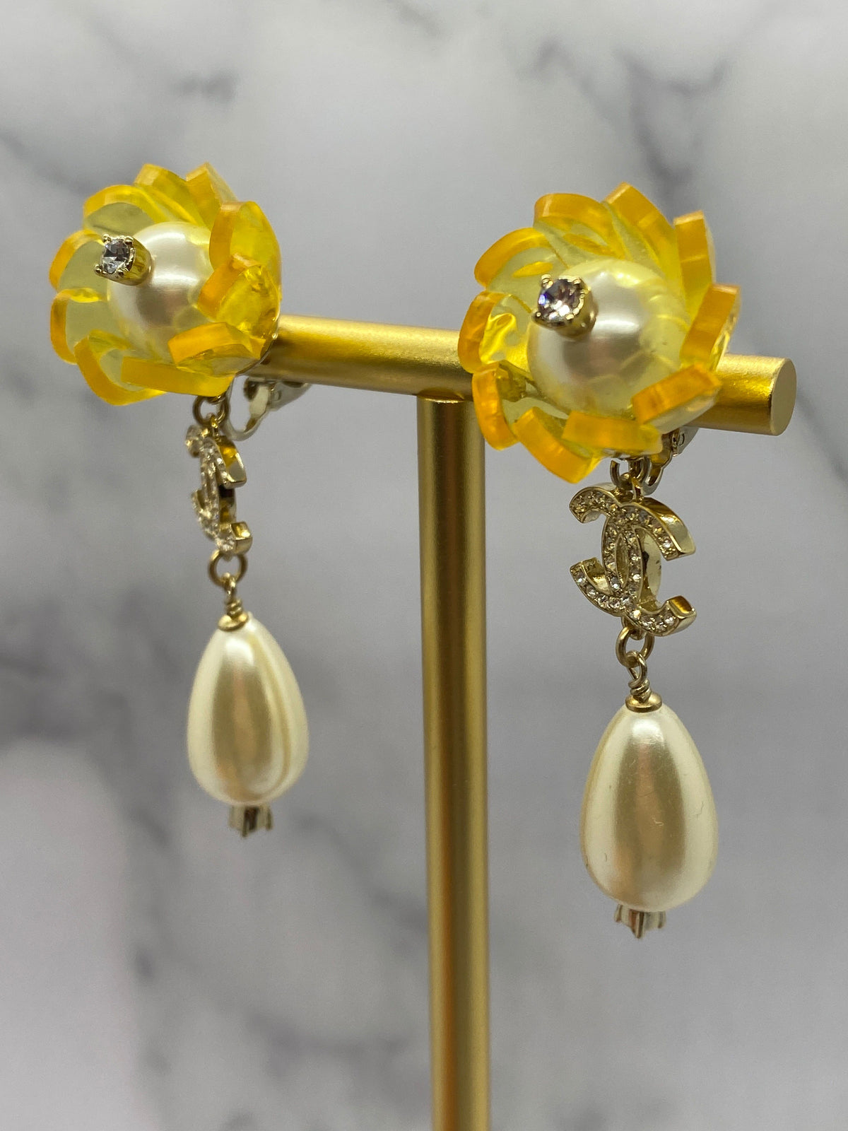 CHANEL CC Acrylic Flower Pearl Pendant Earrings - USED