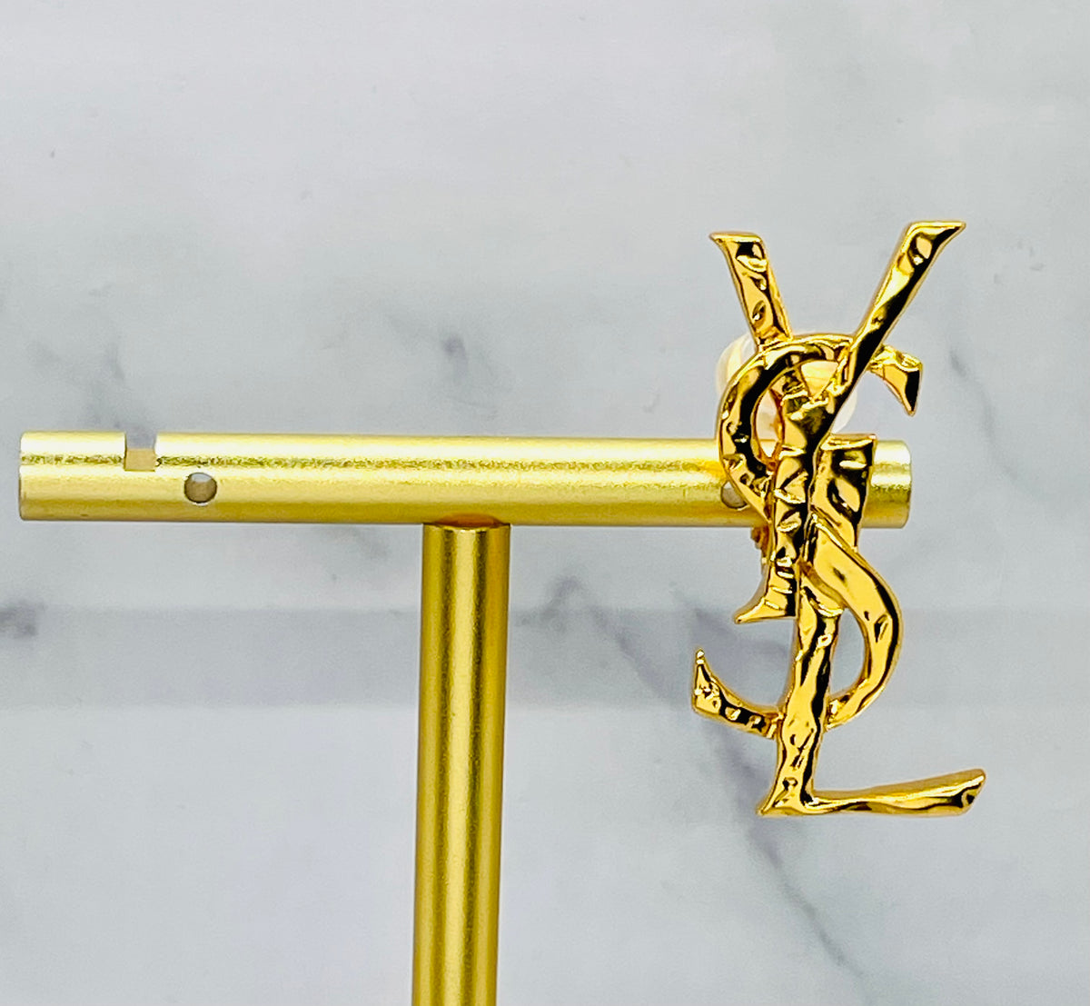 YSL YVES SAINT LAURENT Cassandre hammered single clip earring
