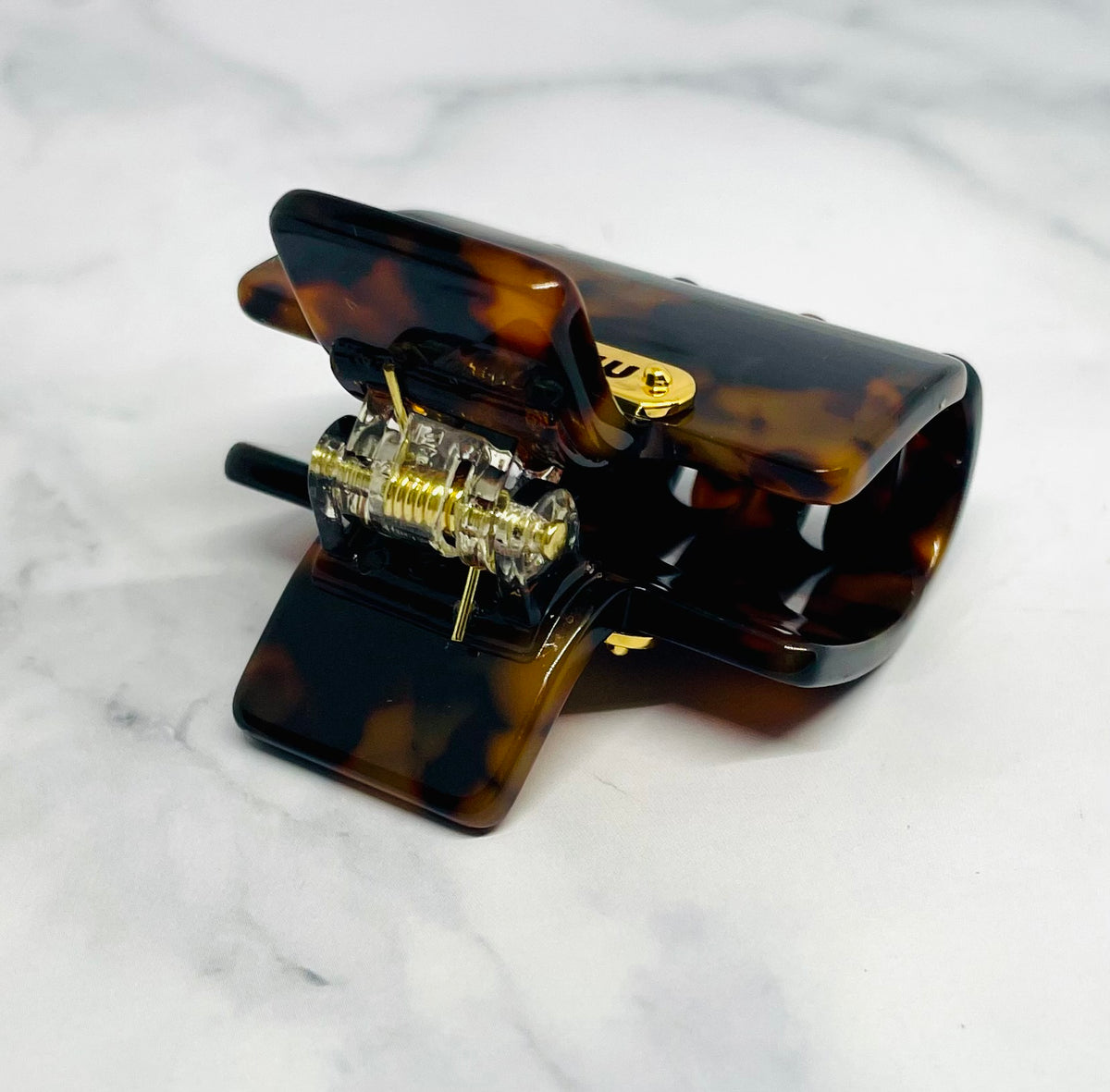 MIU MIU Tortoise Hair Claw Clip - Pre owned