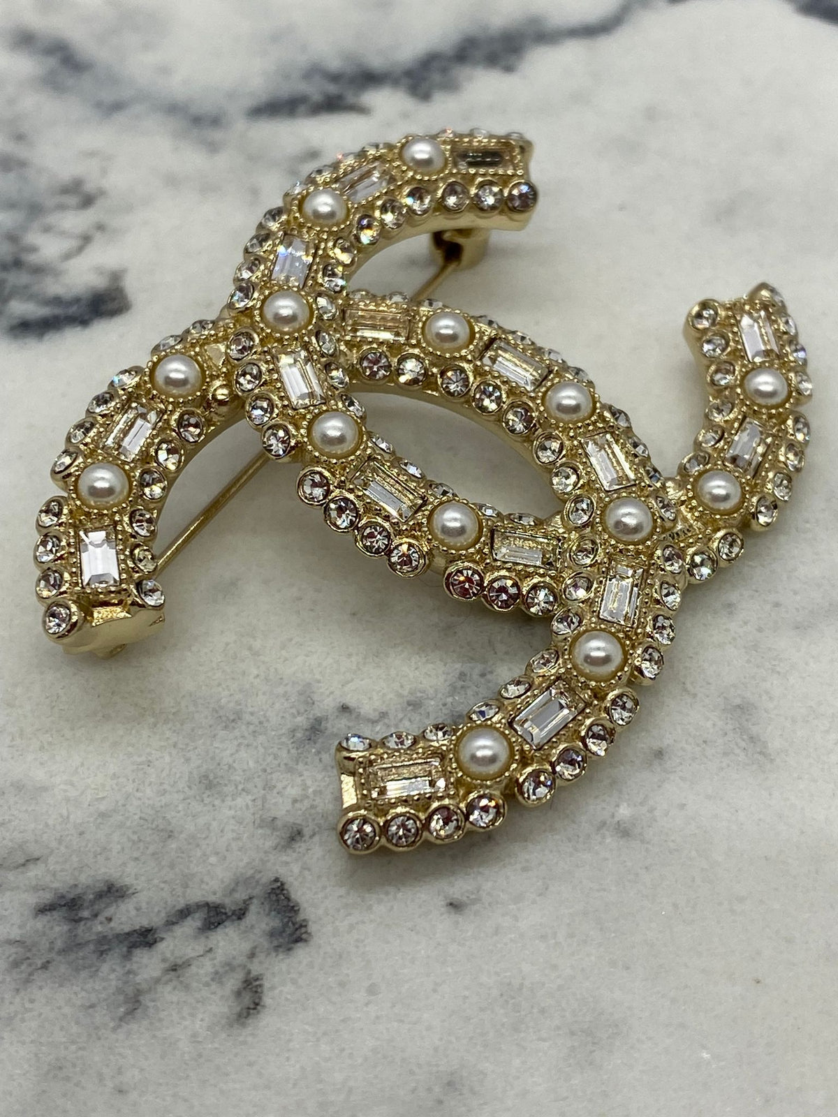 CHANEL CC Gold Tone Rhinestone Brooch Pin - Pre owned