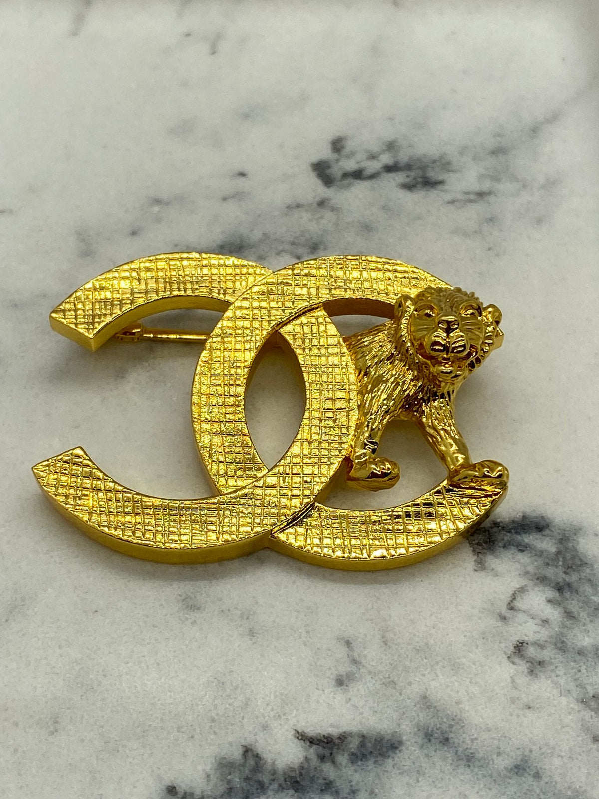 CHANEL CC Gold Tone Lion Brooch Pin - Pre owned