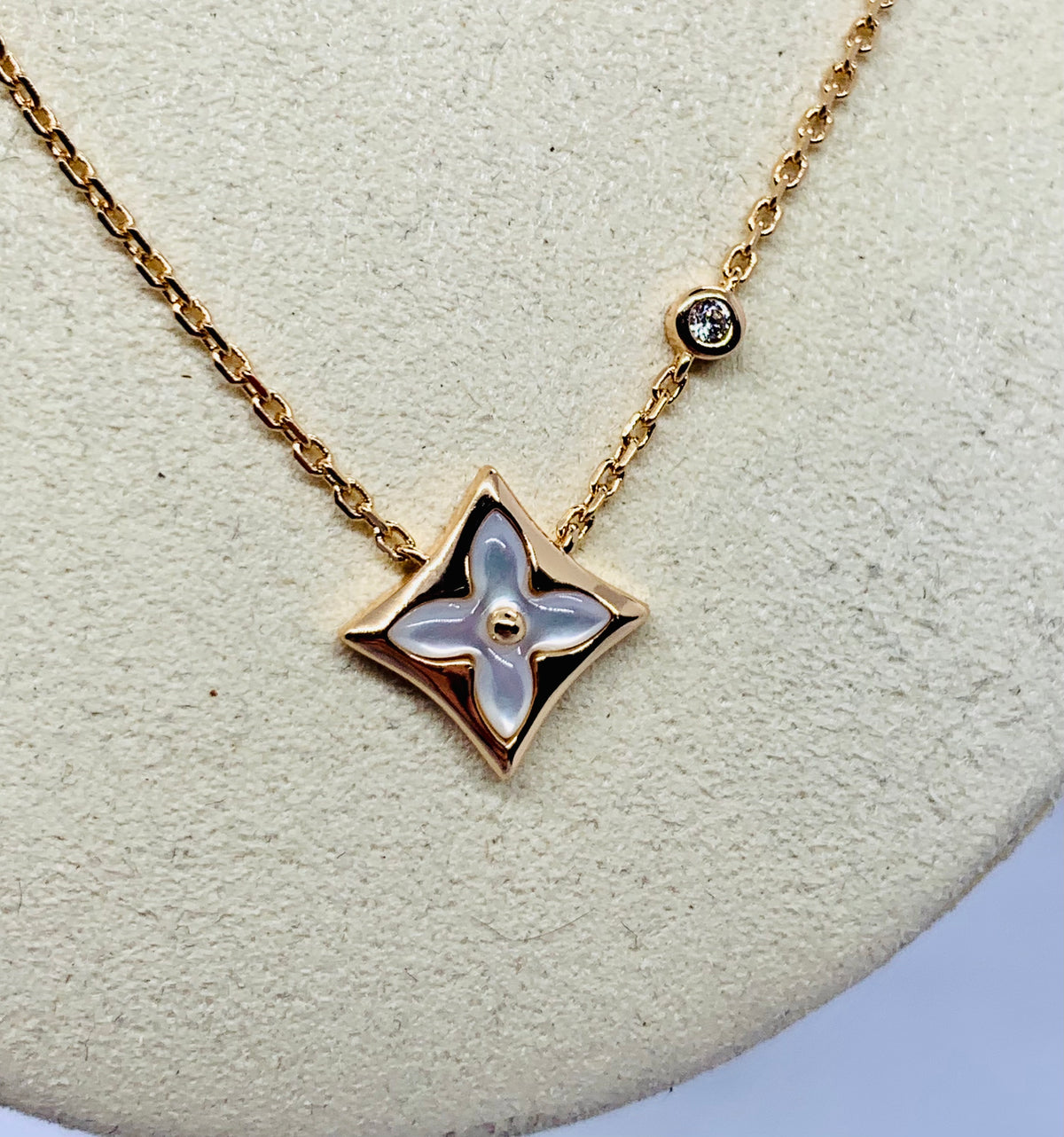 LouisVuitton Blossom Rose Gold Necklace - Pre owned