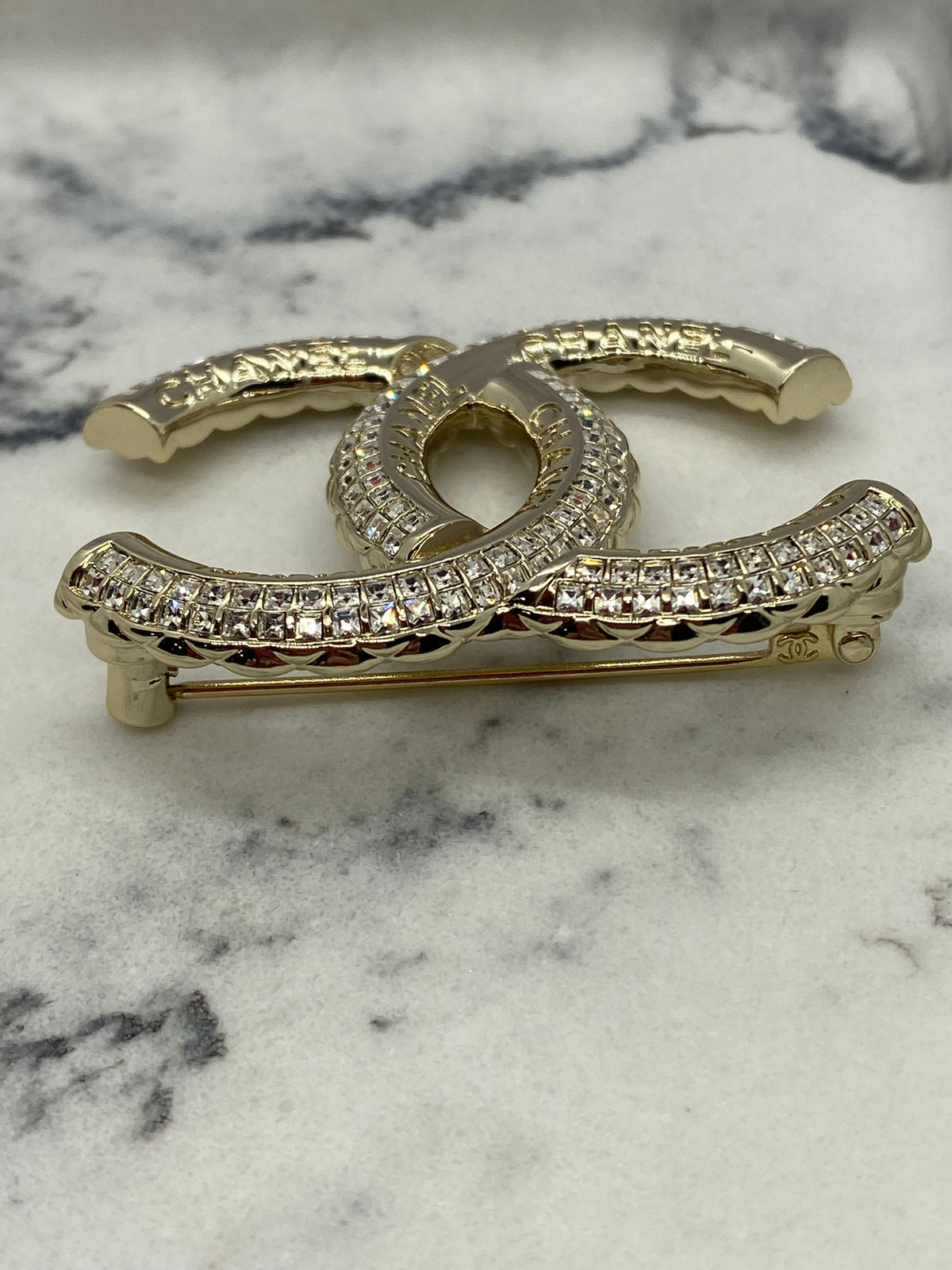 CHANEL CC Pale Gold Rhinestone Brooch Pin - Pre owned