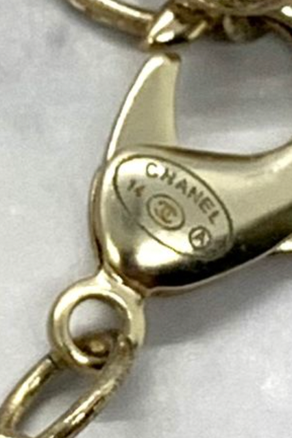 CHANEL CC Giant Pearl Runway Statement Necklace - DAMAGED