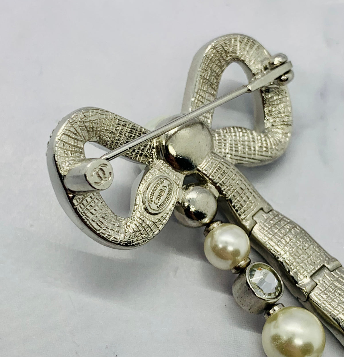 CHANEL CC Rhinestone Bow Brooch Pin - Pre owned