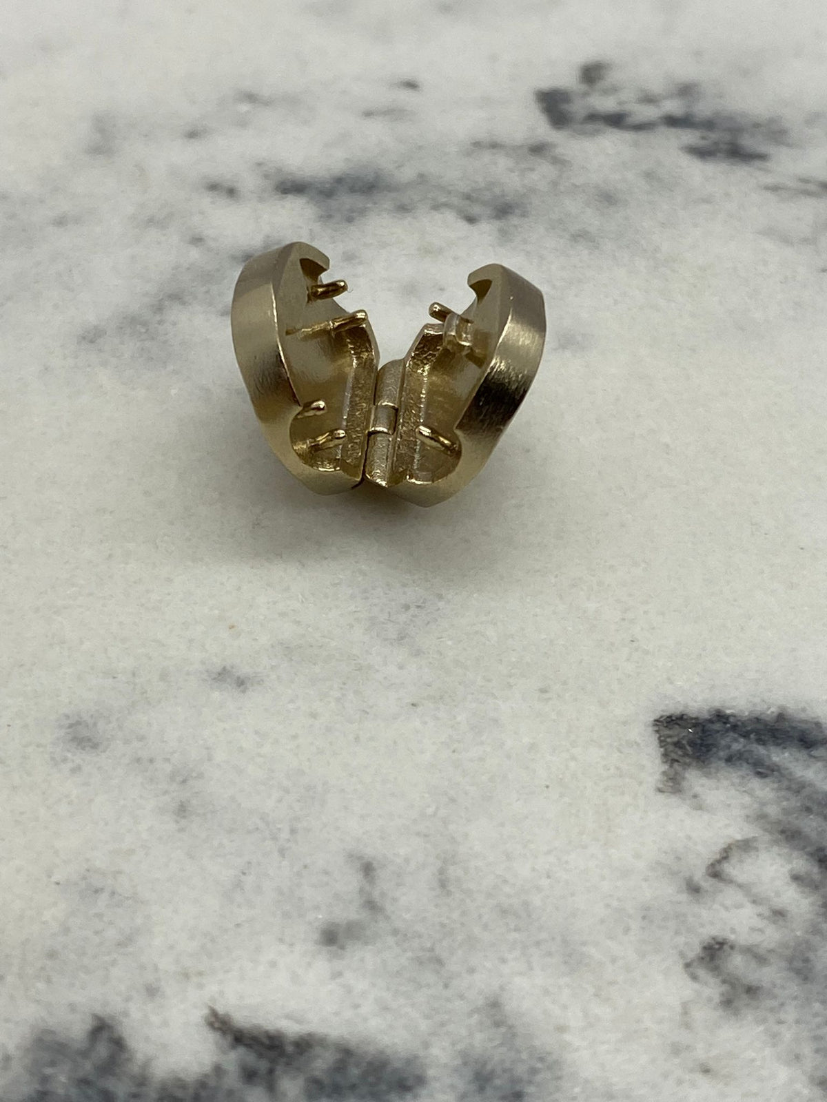 CHANEL CC Set of 3 Rare Hair Strand Clips - Pre owned
