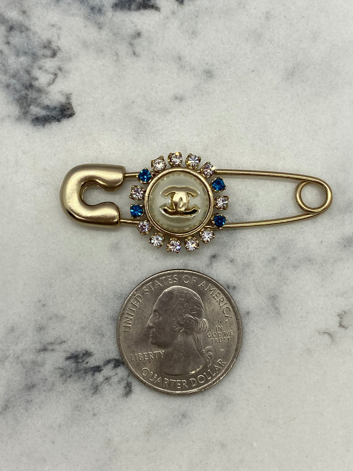 CHANEL CC Safety Pin Rhinestone Brooch - Pre owned