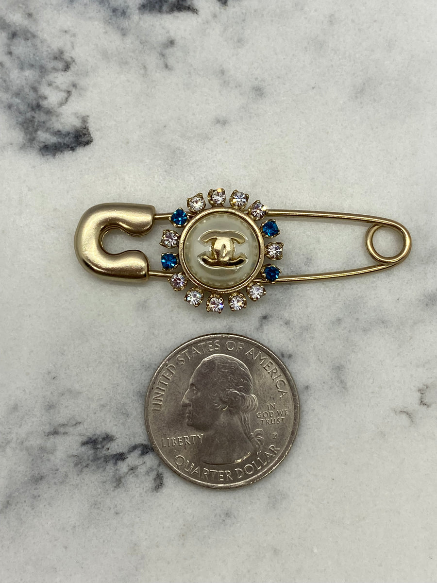 CHANEL CC Safety Pin Rhinestone Brooch - Pre owned