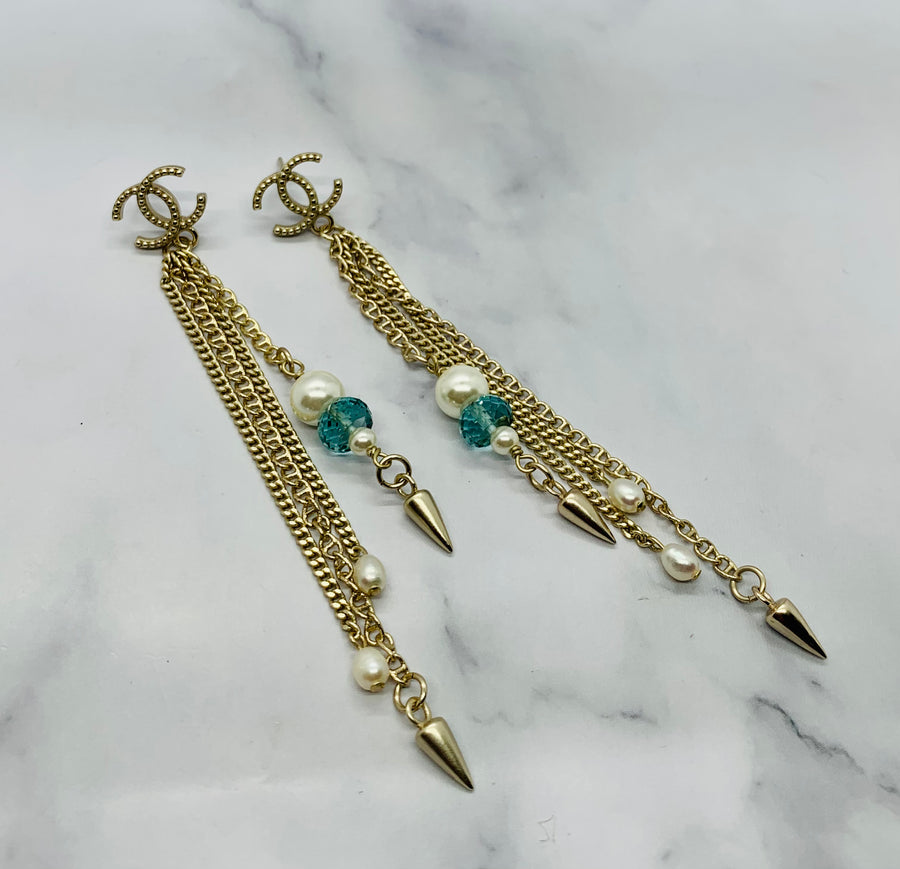 CHANEL CC 2017 Pendant Earrings - USED
