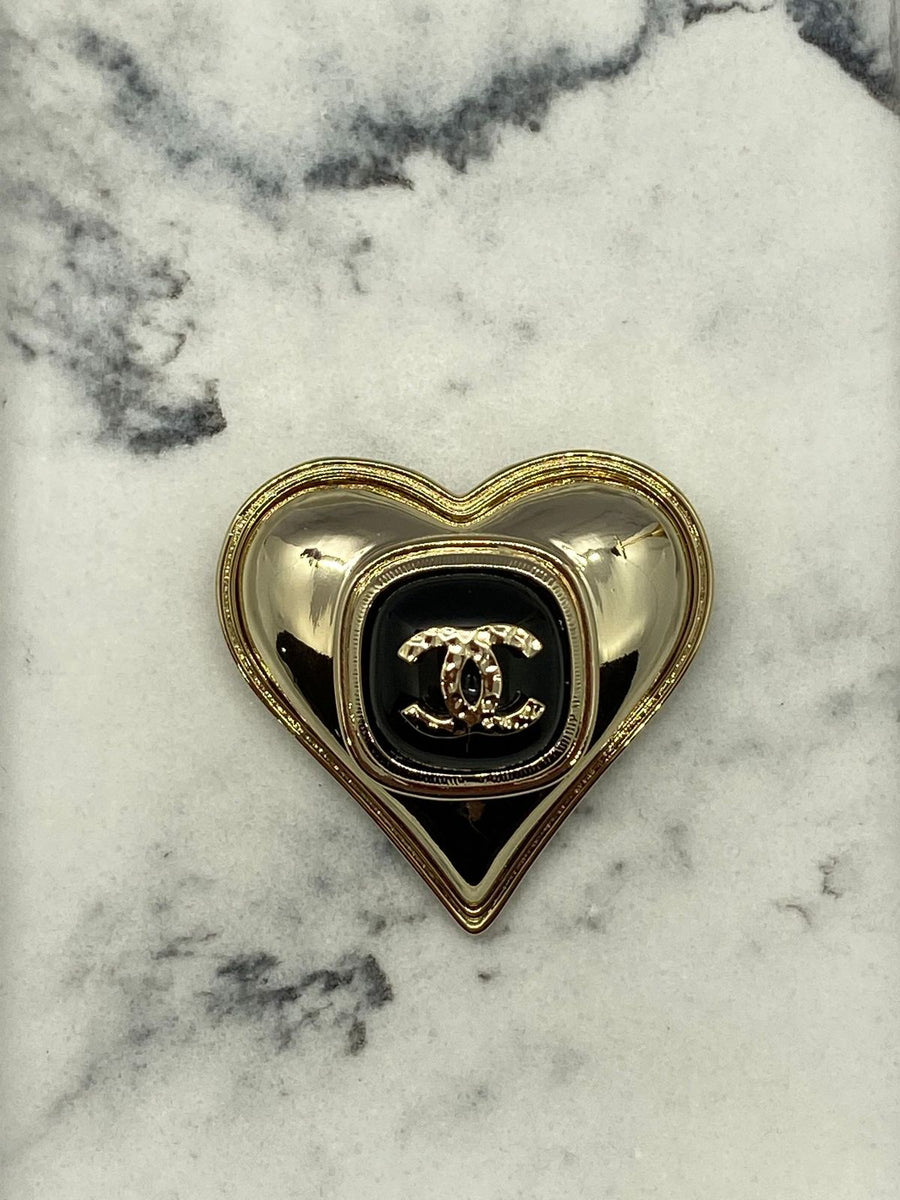 CHANEL CC Gold Tone Heart Brooch Pin - Pre owned