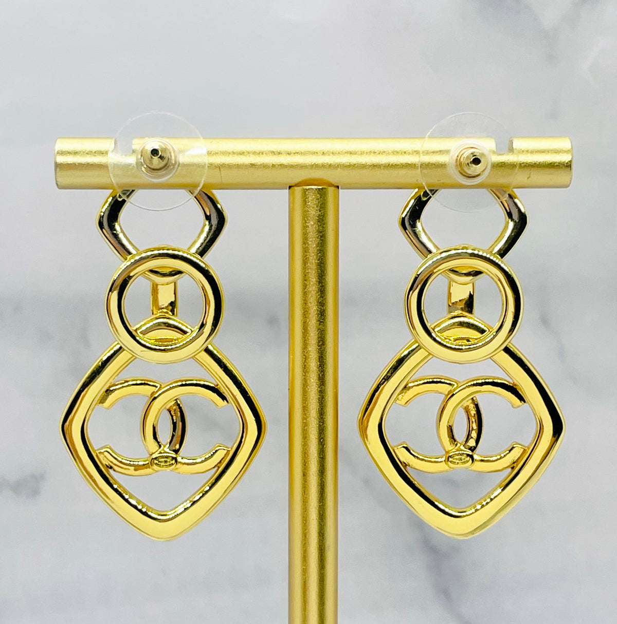 CHANEL CC 2022 Enamel Pendant Earrings - USED
