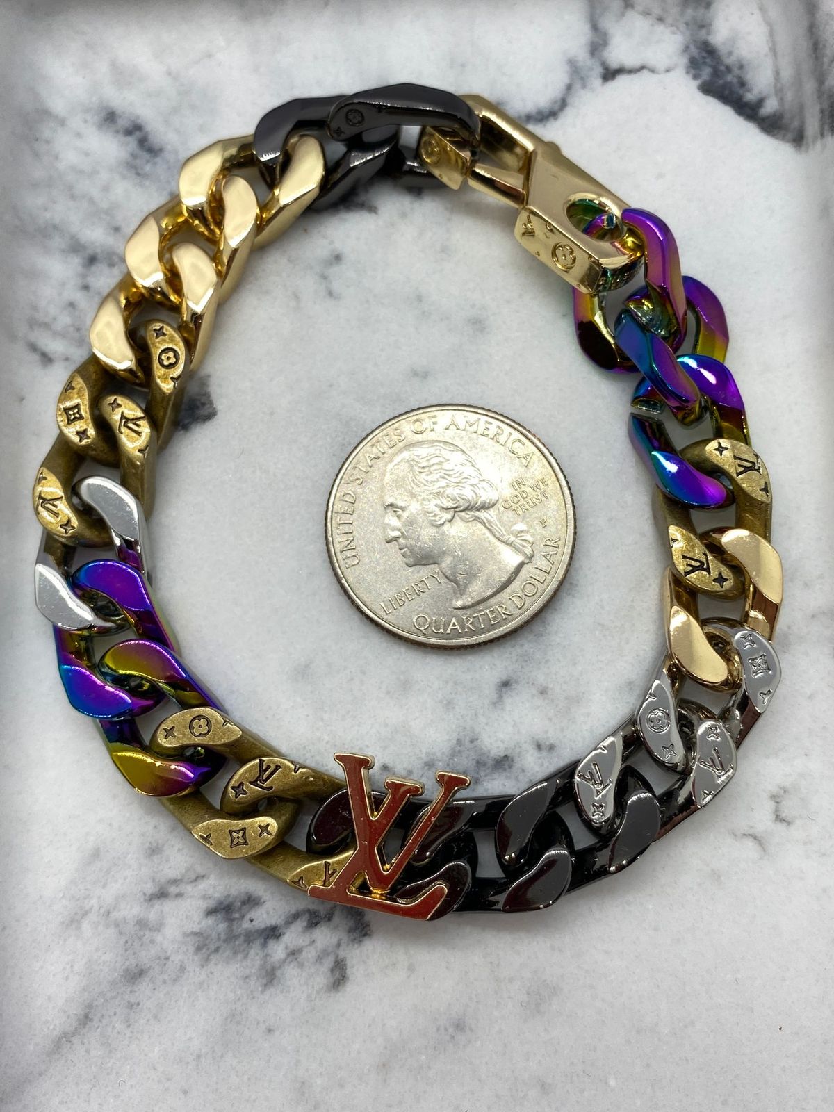 LOUIS VUITTON LV Chrome Colored Chain Bracelet - Pre owned
