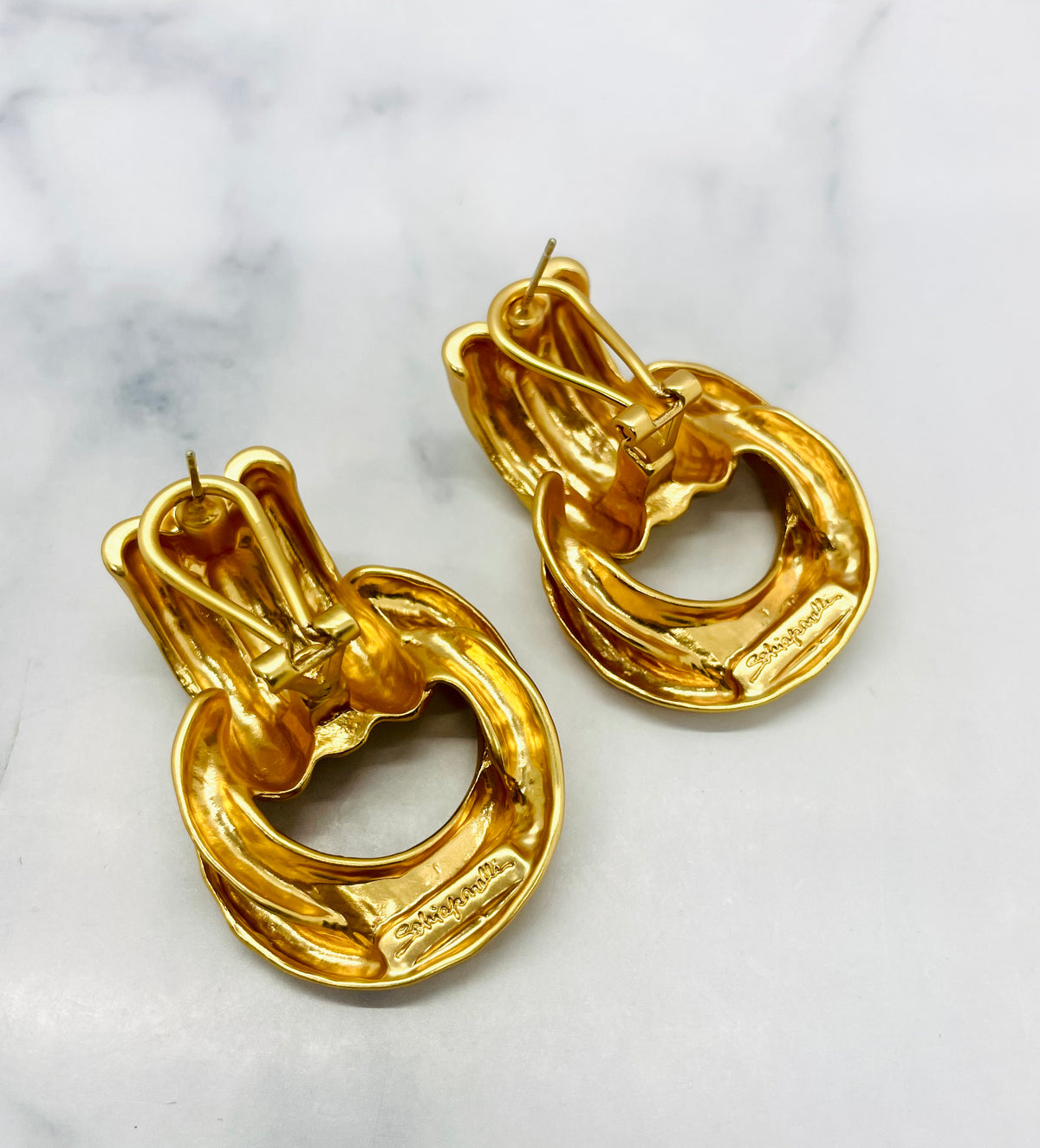 SCHIAPARELLI Vintage Gold Tone Knot Earrings - Pre owned