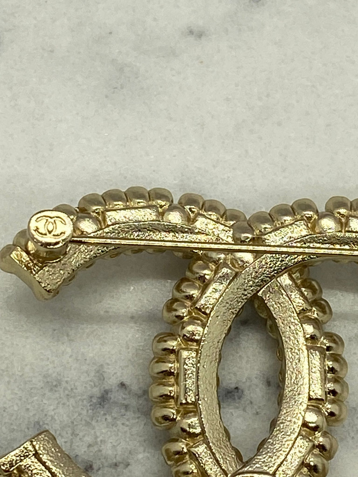 CHANEL CC Gold Tone Rhinestone Brooch Pin - Pre owned