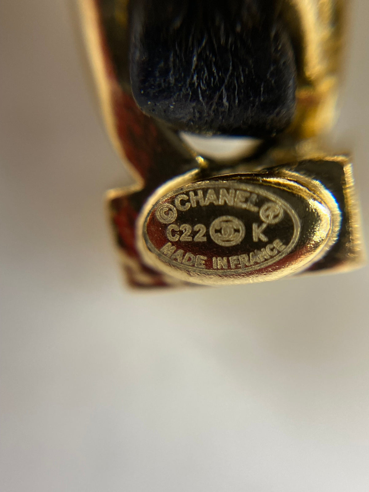 Auth CHANEL CC Leather Bow Earrings - Pre owned /