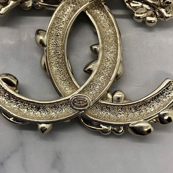CHANEL CC Floral Rhinestone Brooch Pin - Pre owned