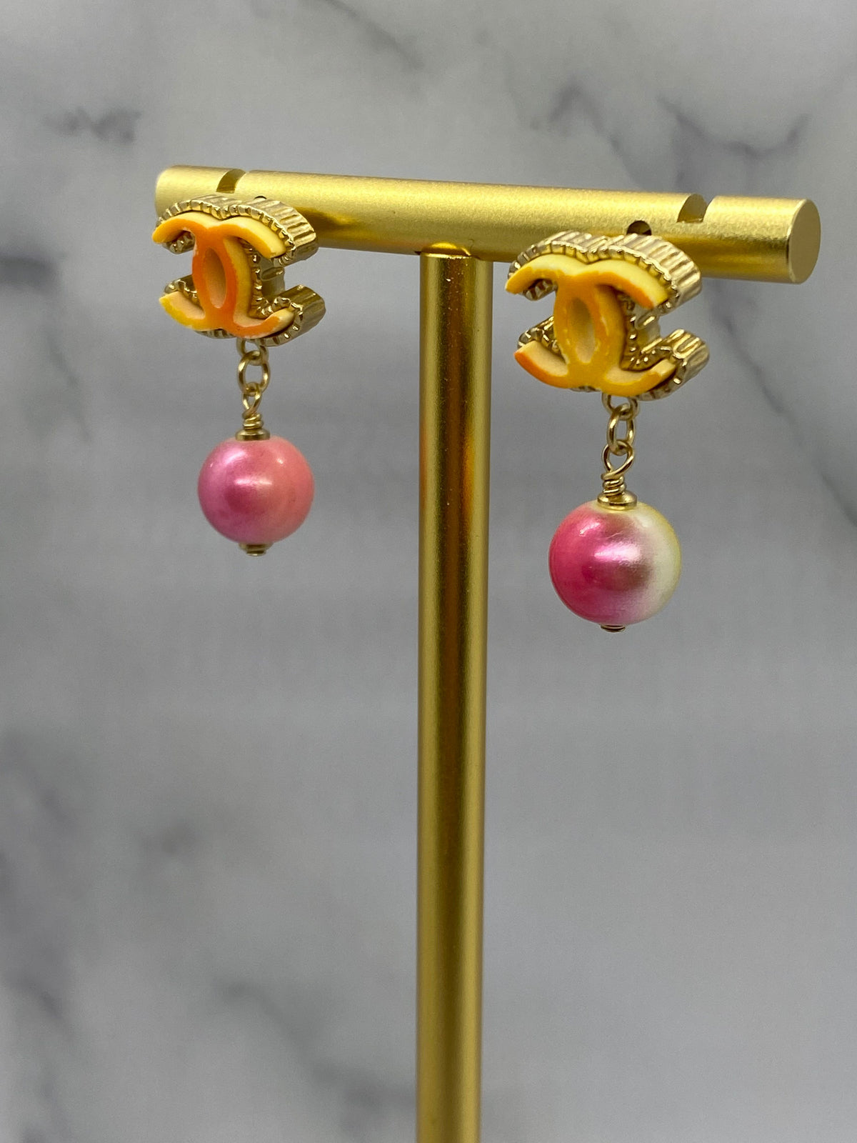 CHANEL CC 2017 Colorful Pearl Pendant Earrings - USED