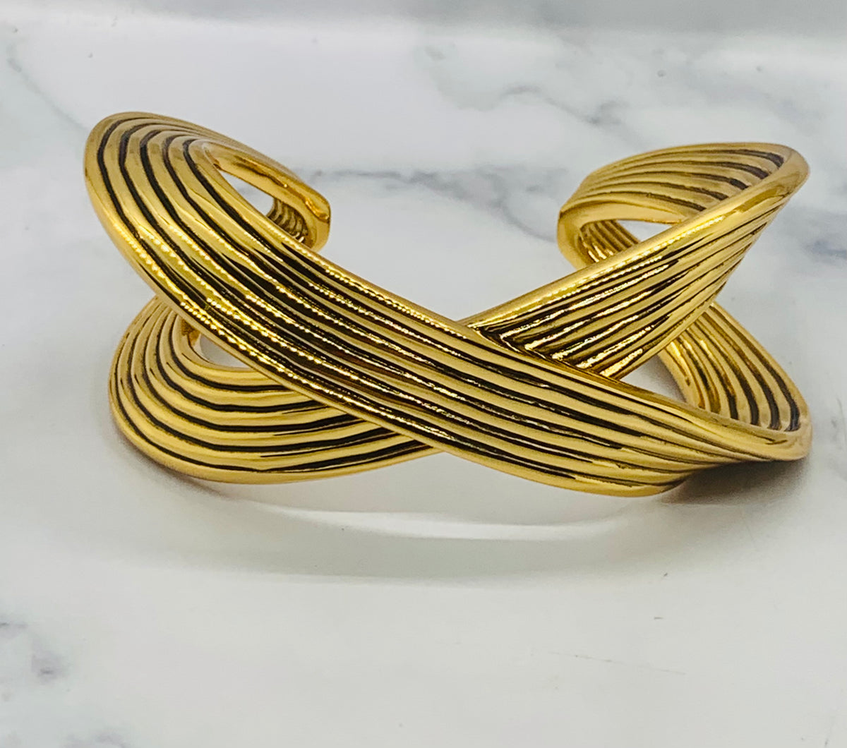 YSL YVES SAINT LAURENT Twisted Infinity Cuff Bracelet - Pre owned
