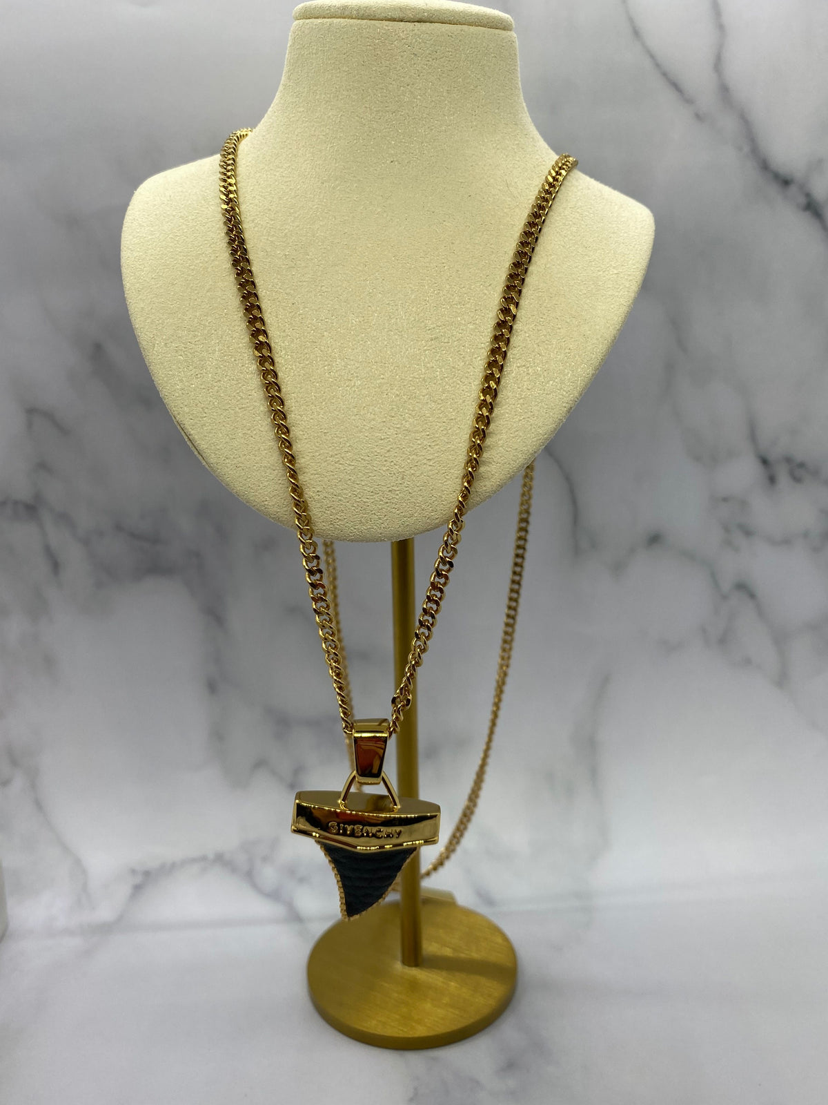 GIVENCHY Sharktooth Pendant Necklace - Pre owned