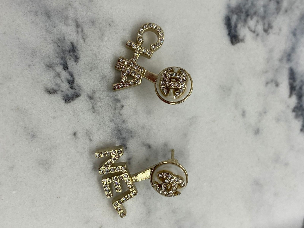 CHANEL CC Pearl 2 Piece Adjustable Earrings - USED