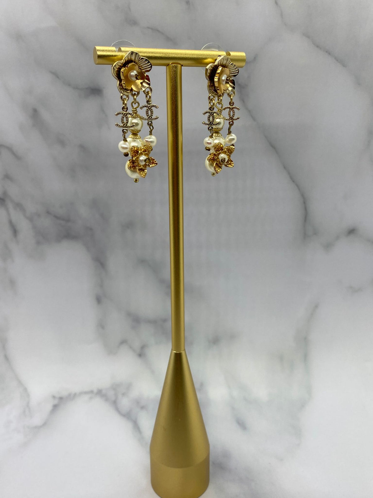CHANEL CC 2017 Gold Flower Pearl Pendant Earrings - USED