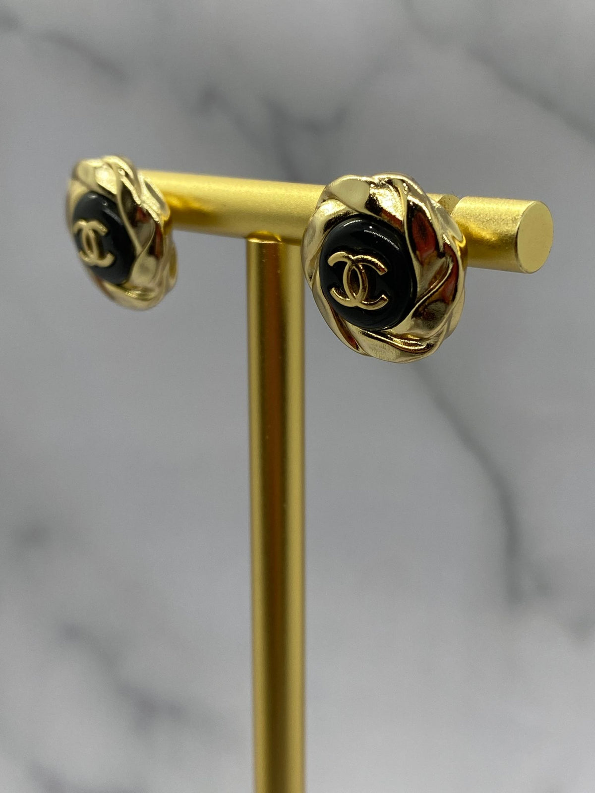 CHANEL CC Gold Tone Black Small Earrings - Pre owned
