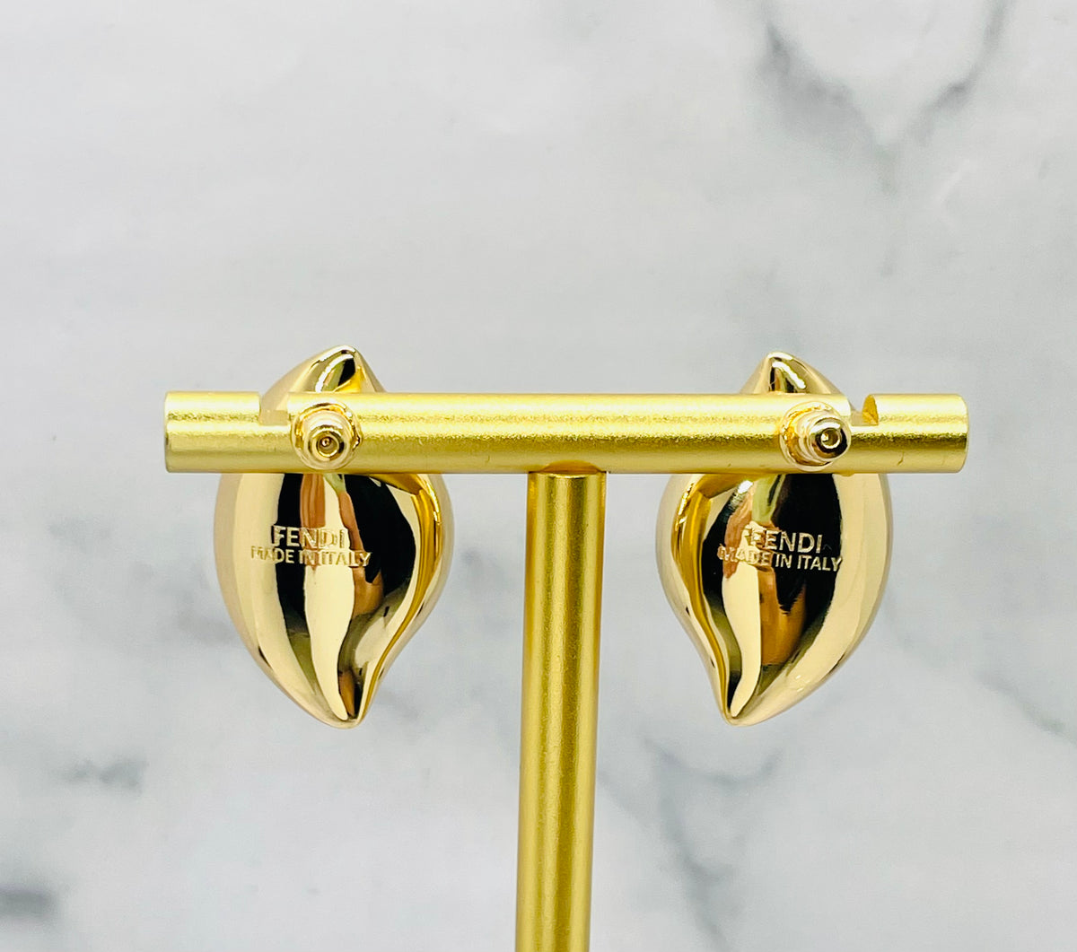 FENDI Shell Shaped Gold Tone Earrings - Pre owned