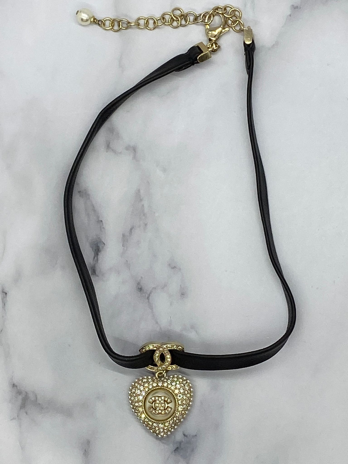 CHANEL CC Choker Heart Charm Necklace - Pre owned