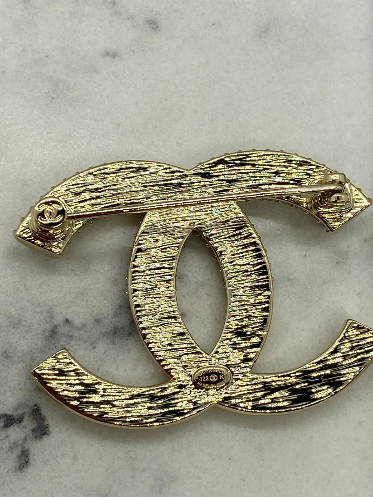CHANEL CC Pale Gold Rhinestone Brooch Pin - Pre owned