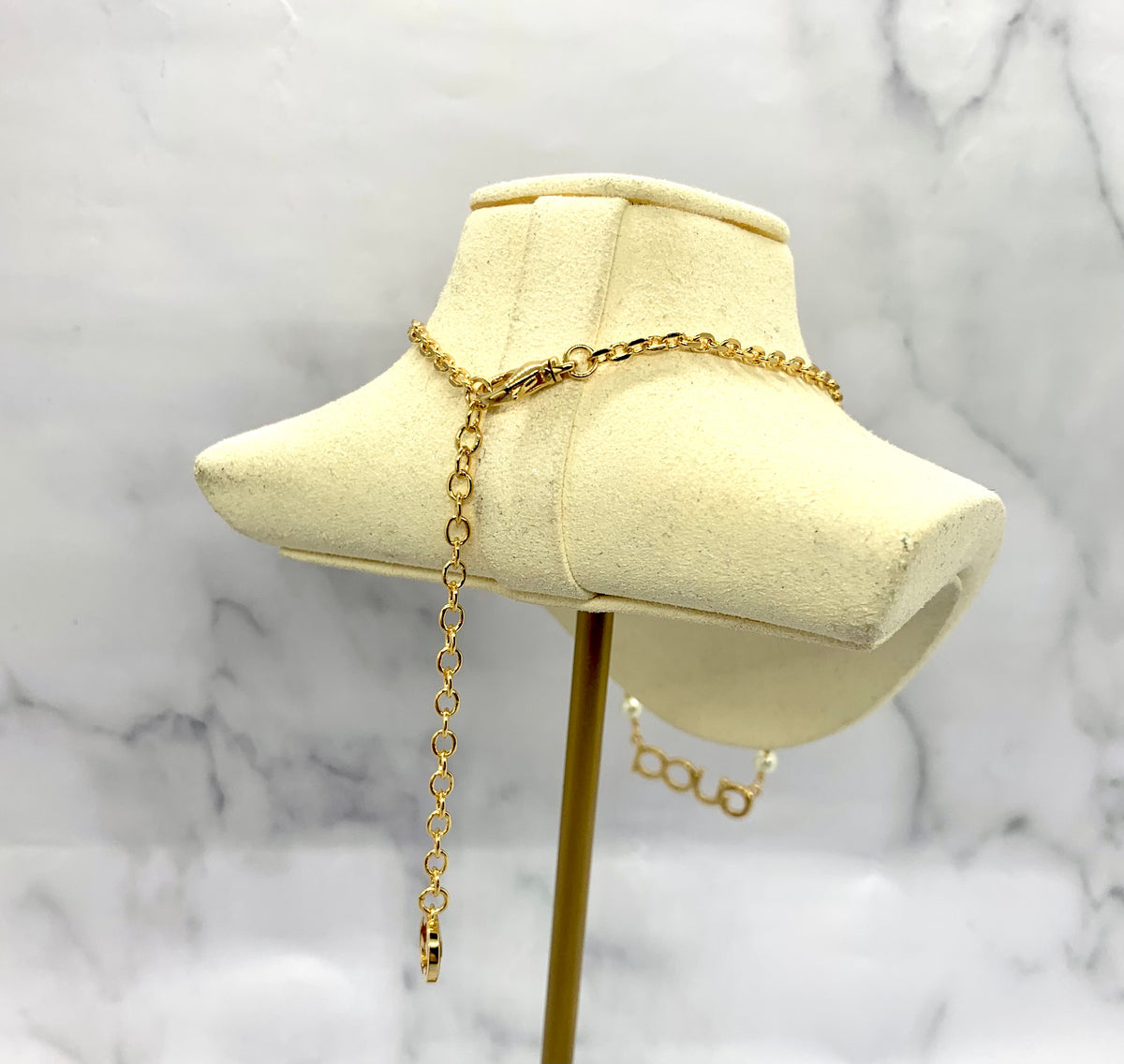 GUCCI Pearl Monogram Necklace - Pre owned
