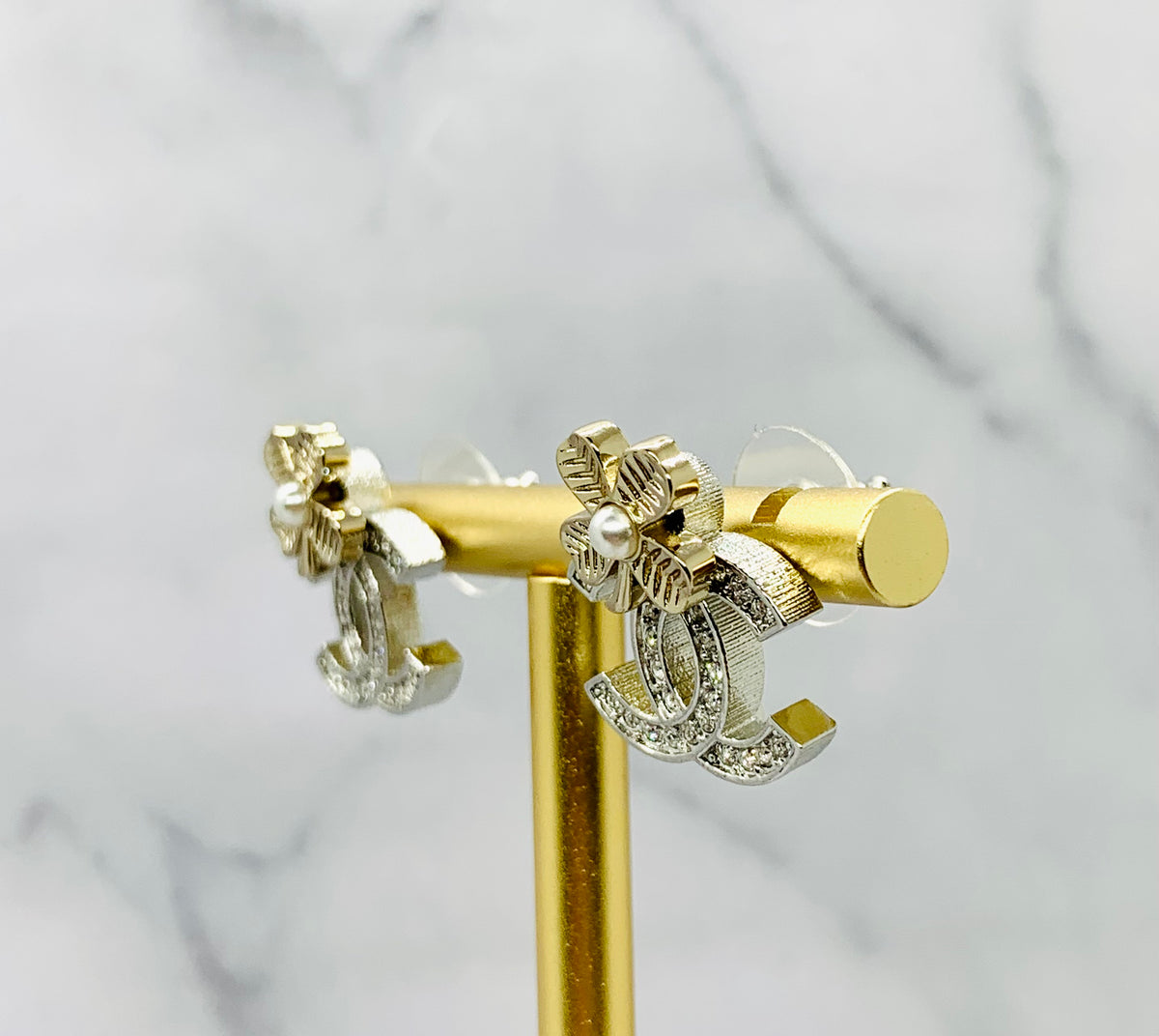 CHANEL CC Clover Rhinestone Earrings - Pre owned