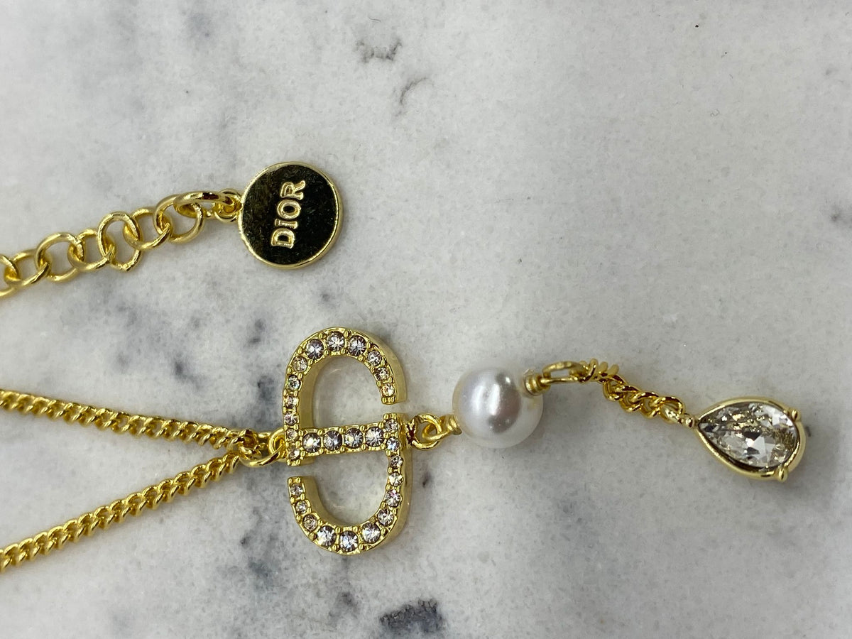 CHRISTIAN DIOR CD Gold Tone Pearl Necklace - Pre owned