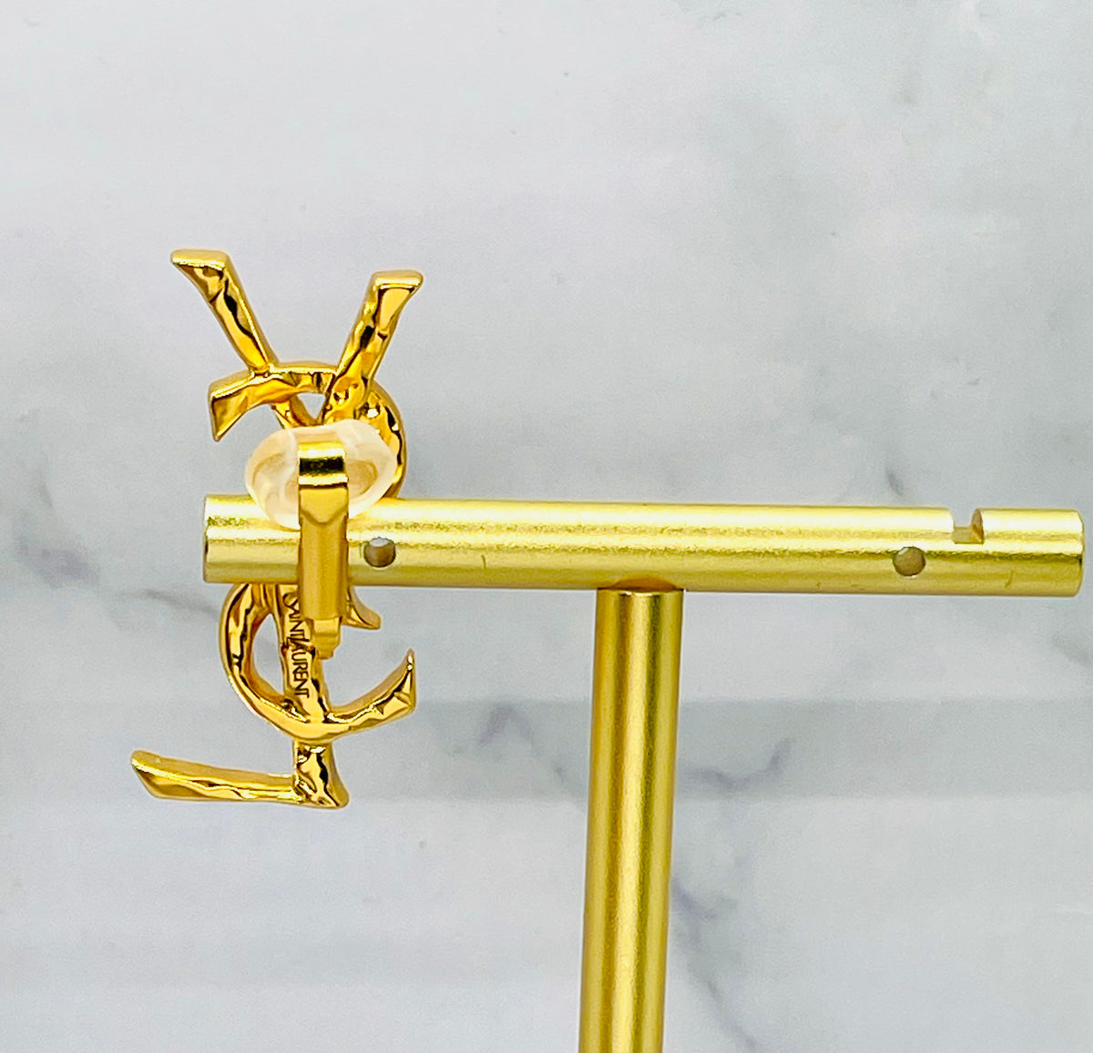 YSL YVES SAINT LAURENT Cassandre hammered single clip earring