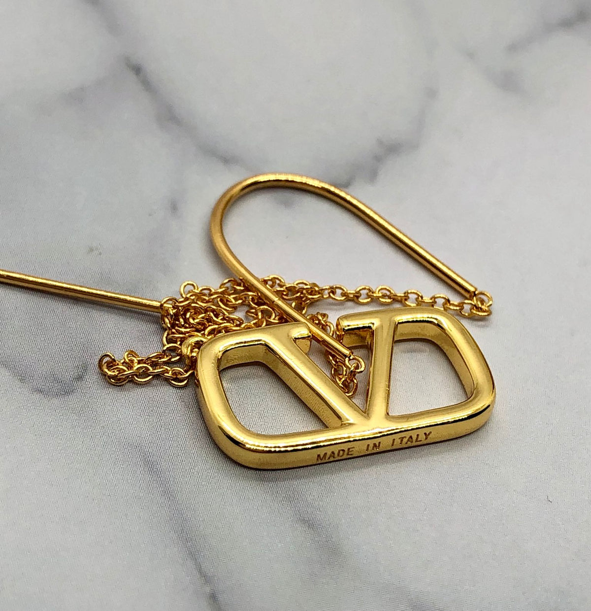 VALENTINO V Gold Tone Threaded Earrings - Pre owned